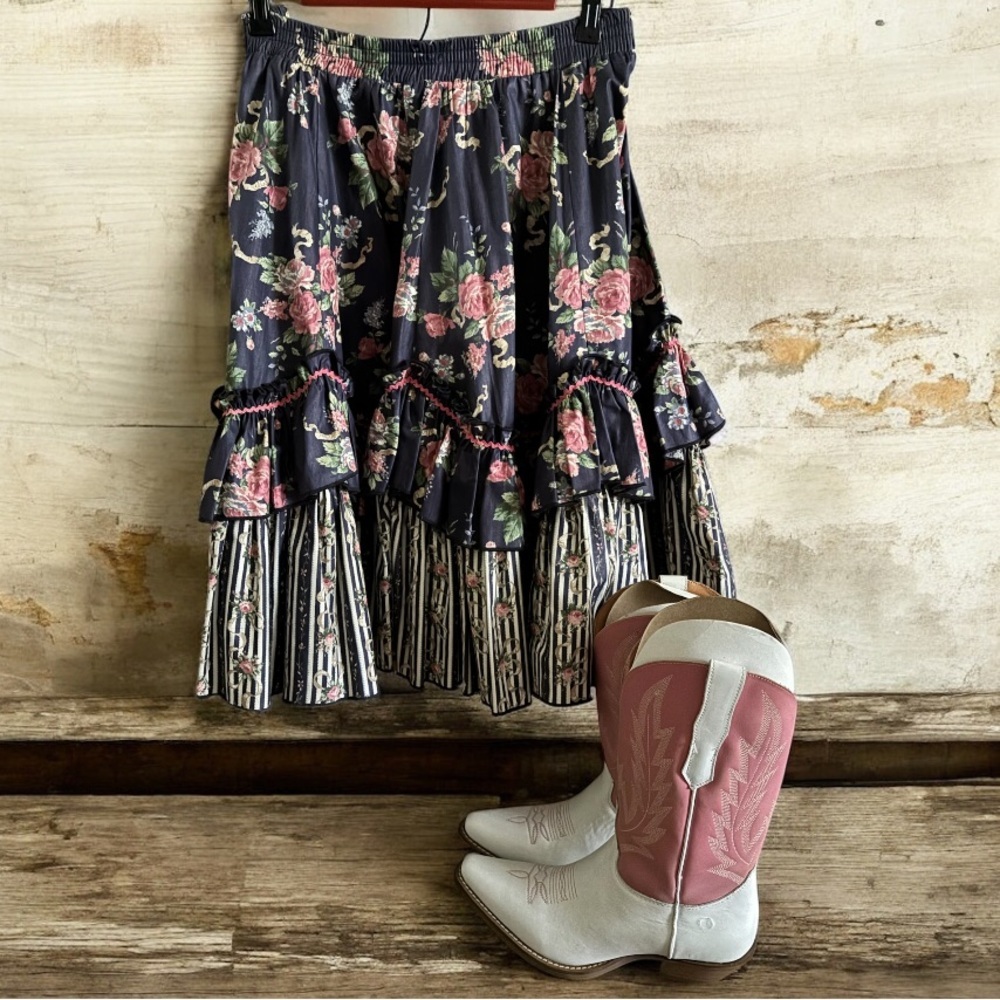 Promenade Fashions Vintage Weatern Tiered Floral Midi Skirt